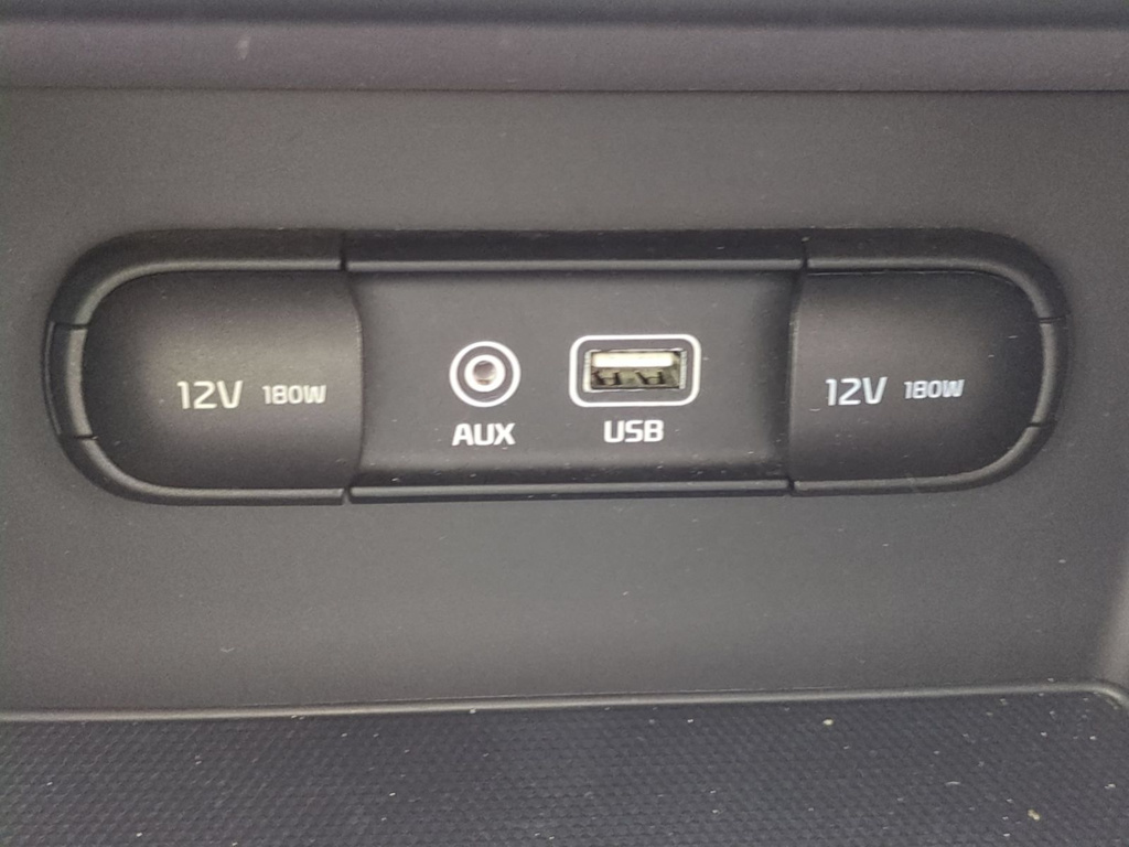 Thumbnail: 2018 Kia Niro - 32