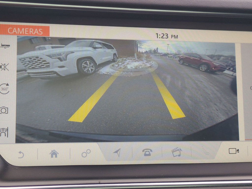 Thumbnail: 2017 Land Rover Range Rover - 33