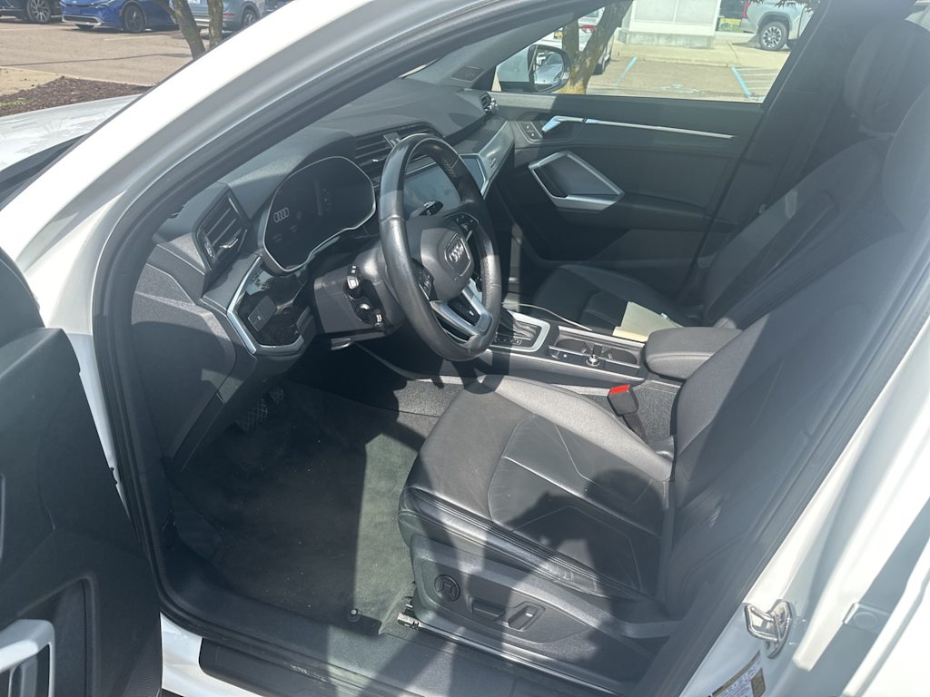 Thumbnail: 2021 Audi Q3 - 4
