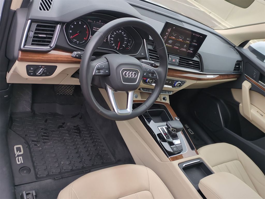 2022 Audi Q5 Premium 2