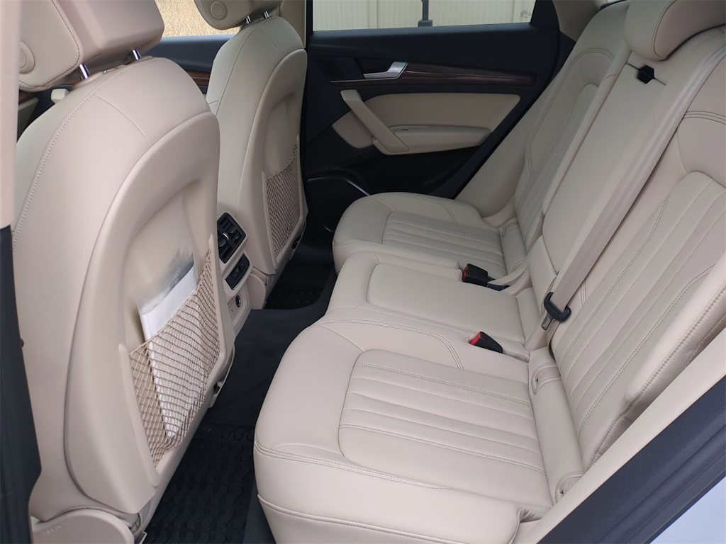 2022 Audi Q5 Premium 11