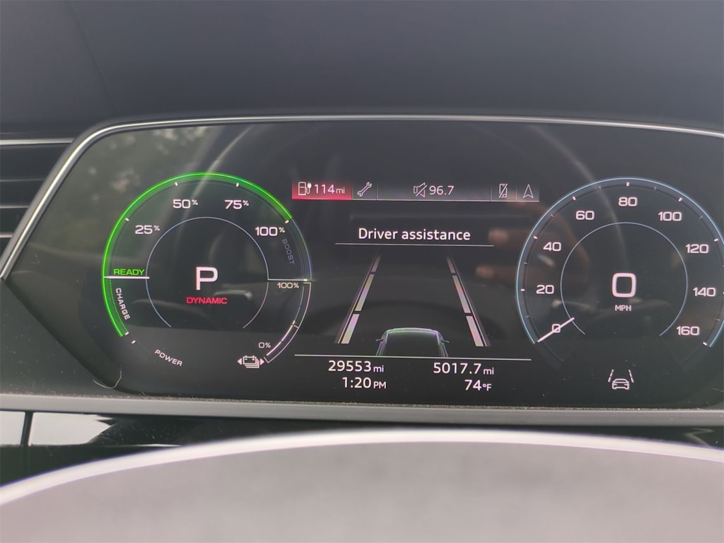 Thumbnail: 2022 Audi e-tron - 17