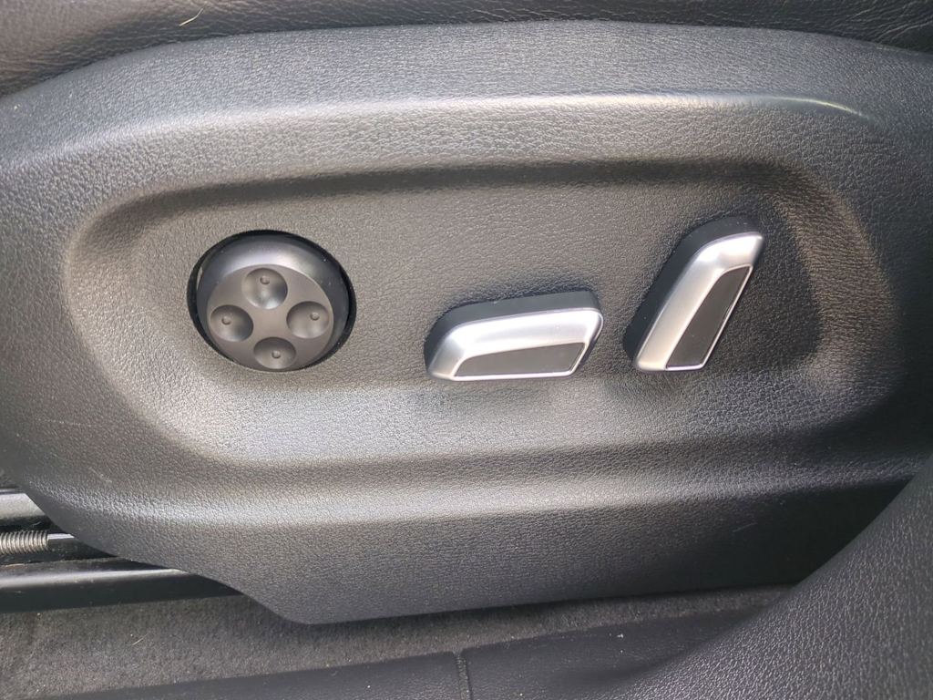 Thumbnail: 2014 Audi Q5 - 26