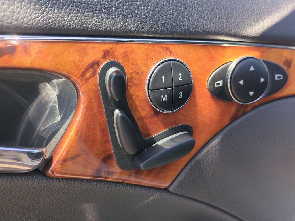 Thumbnail: 2006 Mercedes-Benz E-Class - 25