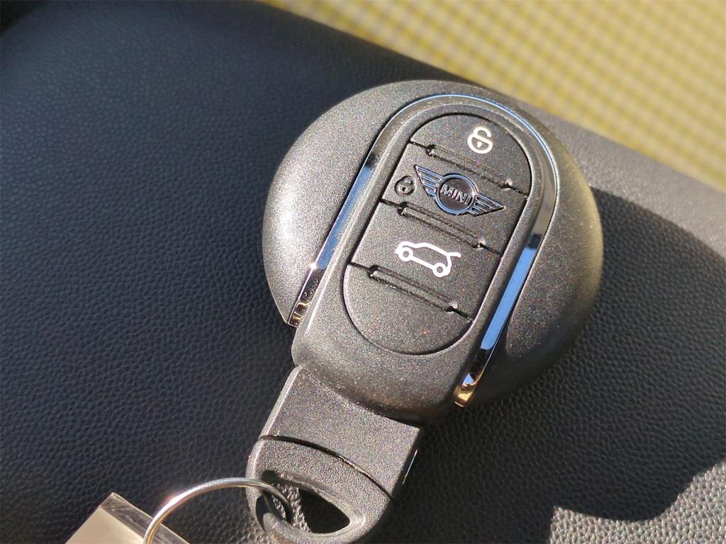 Thumbnail: 2023 MINI Cooper - 32