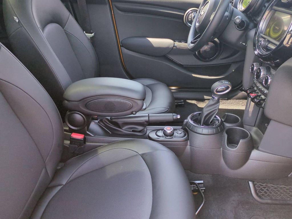 Thumbnail: 2015 MINI Cooper - 11