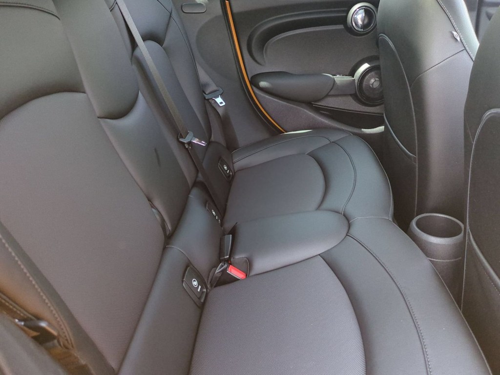 Thumbnail: 2015 MINI Cooper - 28