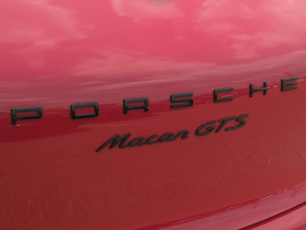 Thumbnail: 2017 Porsche Macan - 25