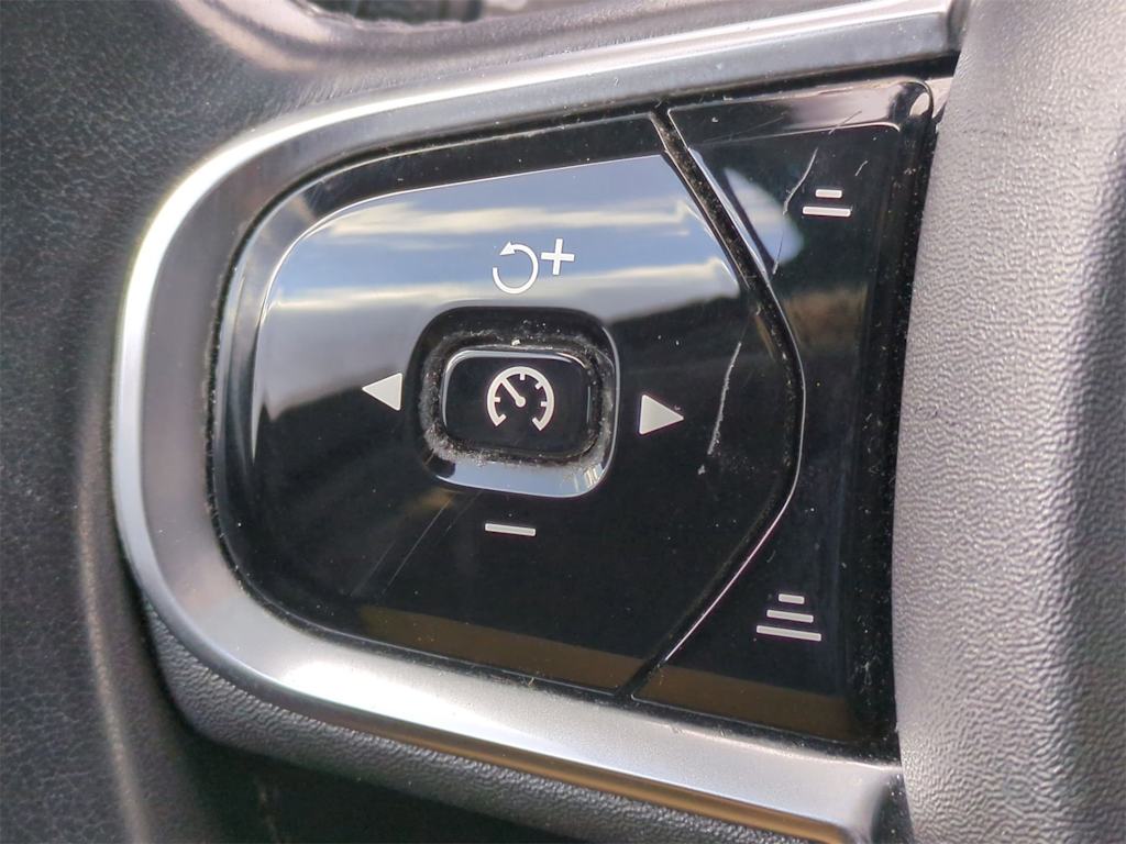 Thumbnail: 2016 Volvo XC90 - 30