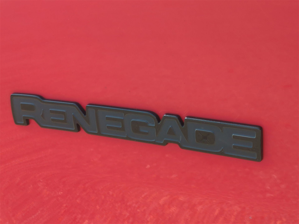 Thumbnail: 2018 Jeep Renegade - 25