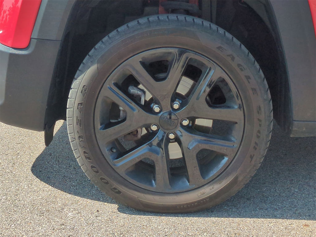 Thumbnail: 2018 Jeep Renegade - 8