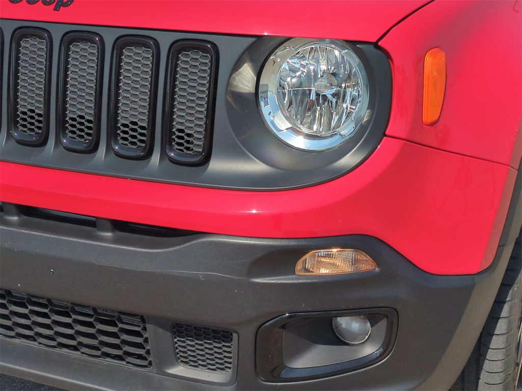 Thumbnail: 2018 Jeep Renegade - 24