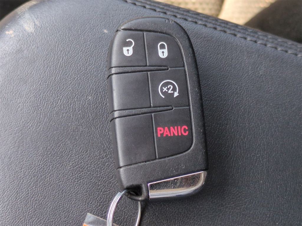 Thumbnail: 2018 Jeep Renegade - 18