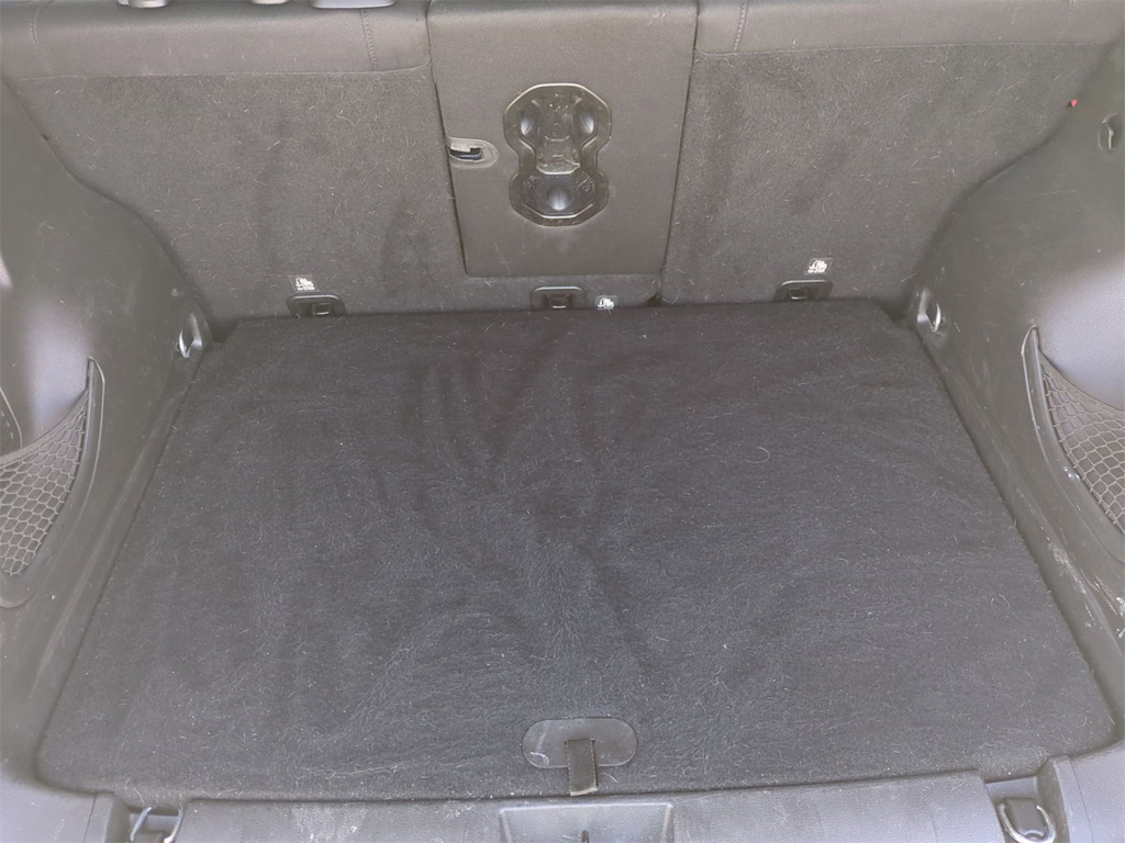 Thumbnail: 2018 Jeep Renegade - 17