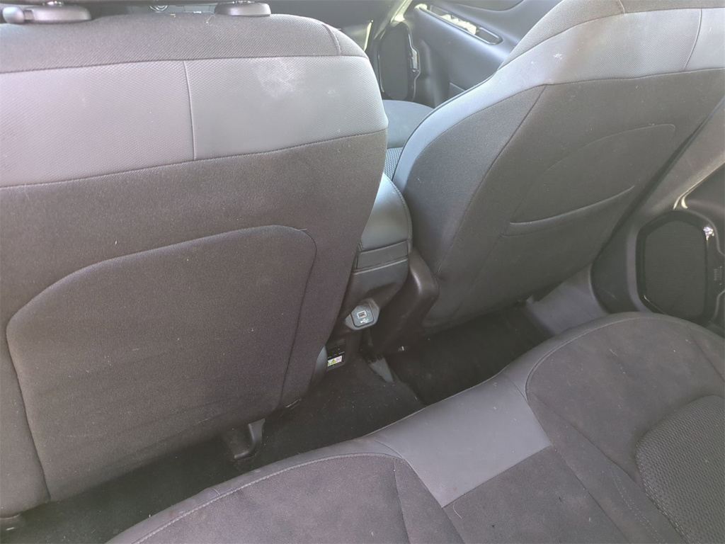 Thumbnail: 2018 Jeep Renegade - 27