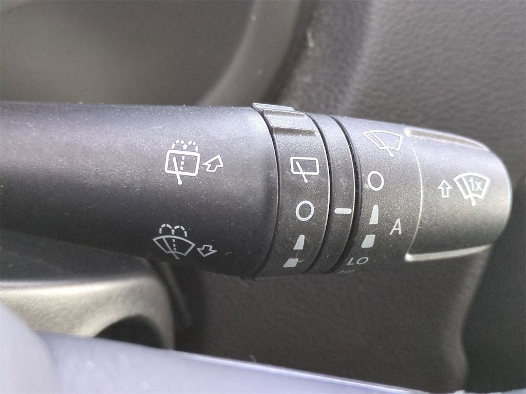 Thumbnail: 2018 Jeep Renegade - 31