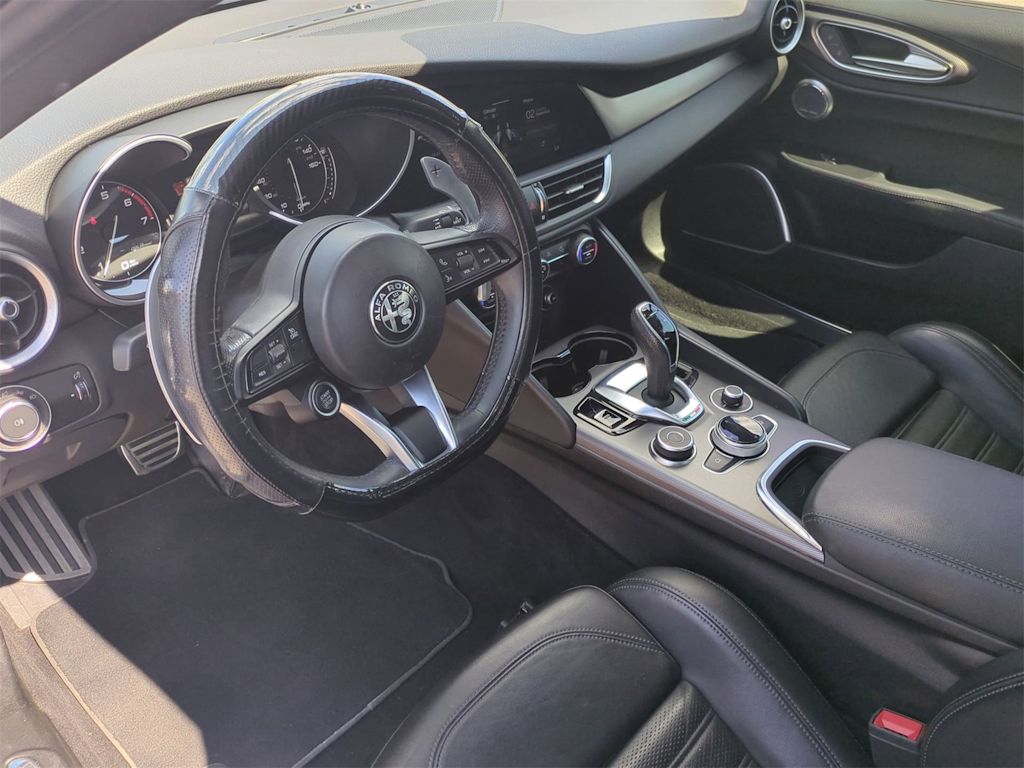 Thumbnail: 2020 Alfa Romeo Giulia - 2