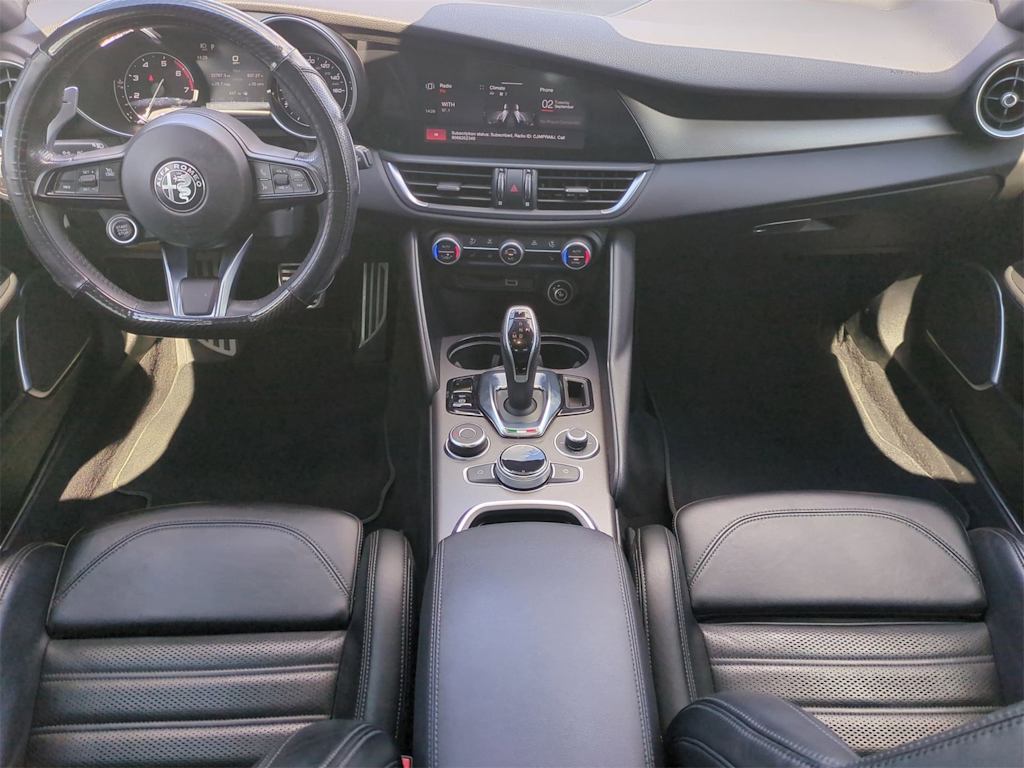 Thumbnail: 2020 Alfa Romeo Giulia - 8