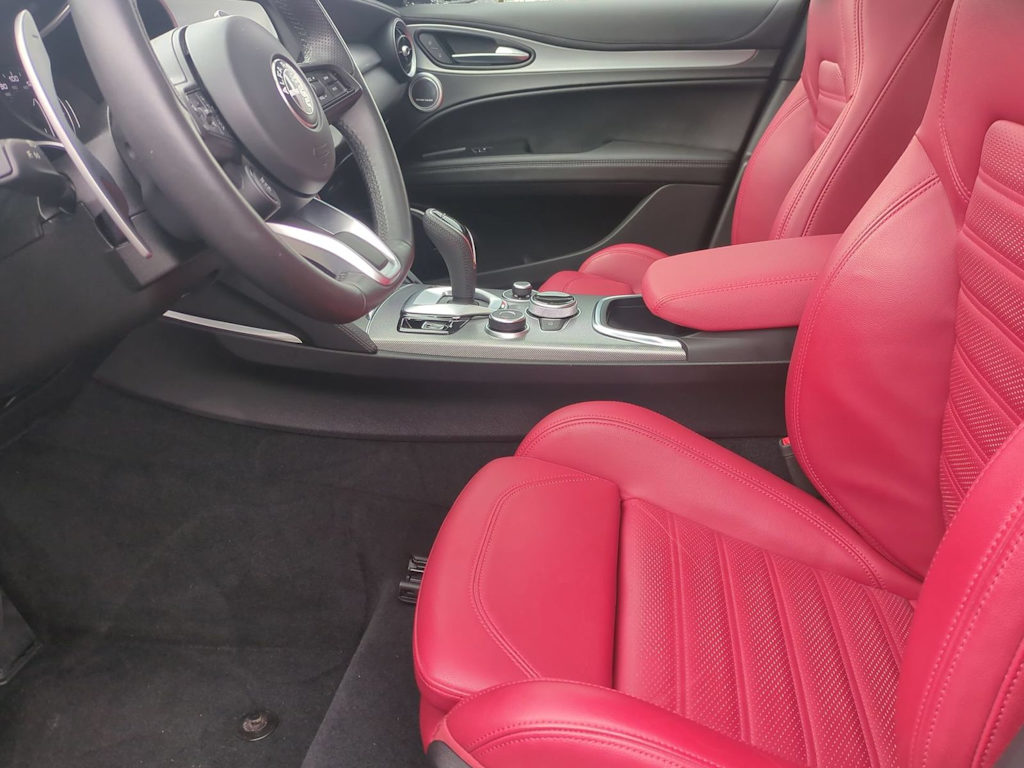 Thumbnail: 2023 Alfa Romeo Stelvio - 10