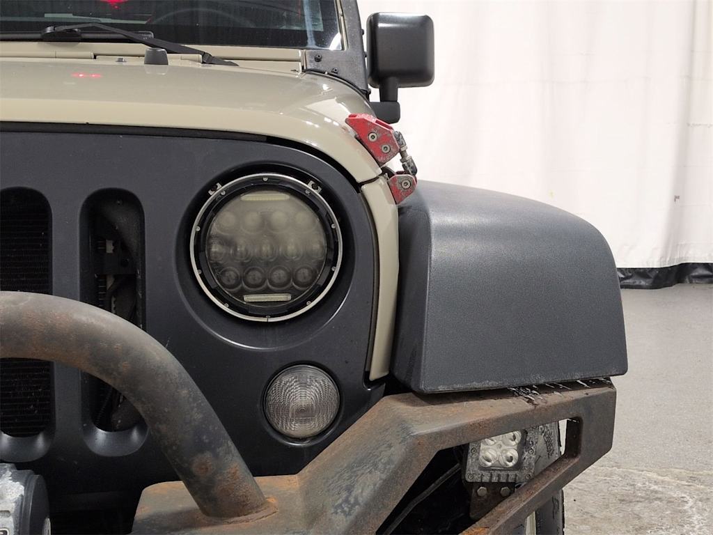 Thumbnail: 2017 Jeep Wrangler - 7