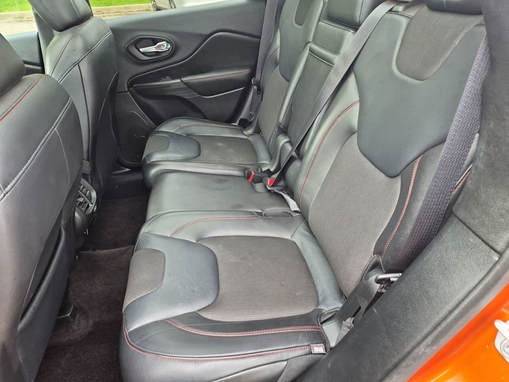 Thumbnail: 2016 Jeep Cherokee - 35