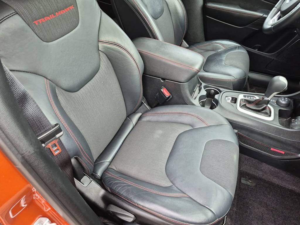 Thumbnail: 2016 Jeep Cherokee - 12
