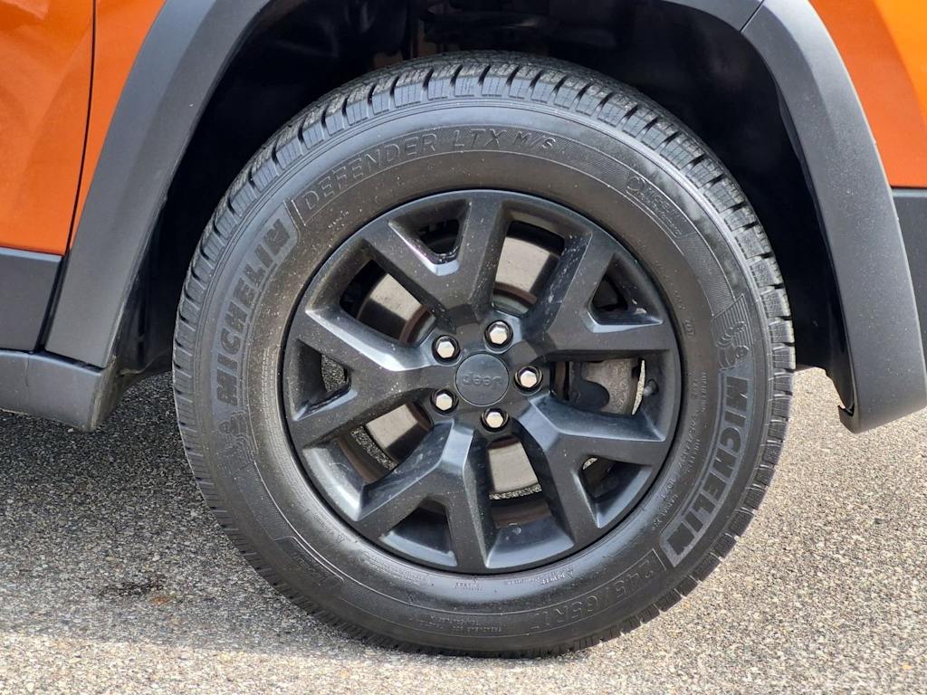 Thumbnail: 2016 Jeep Cherokee - 8