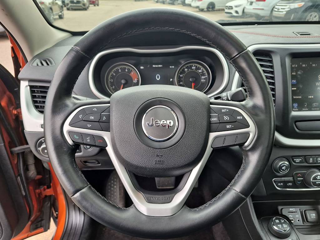 Thumbnail: 2016 Jeep Cherokee - 14