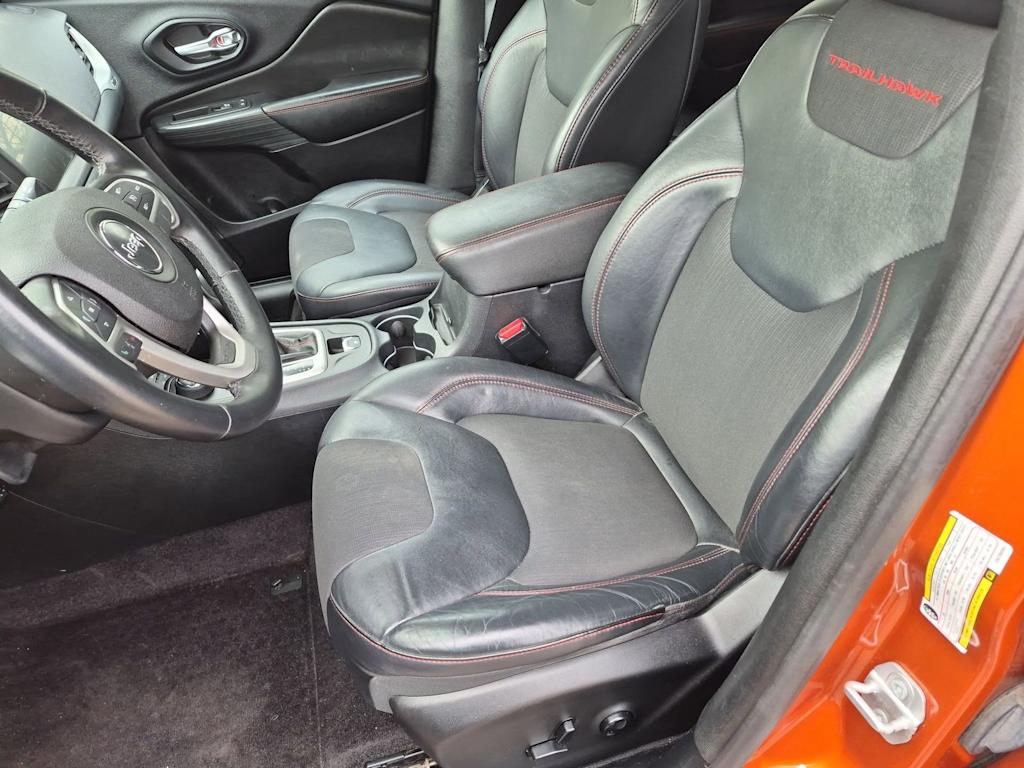 Thumbnail: 2016 Jeep Cherokee - 11