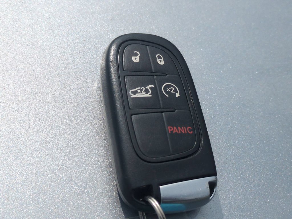 Thumbnail: 2019 Jeep Cherokee - 37