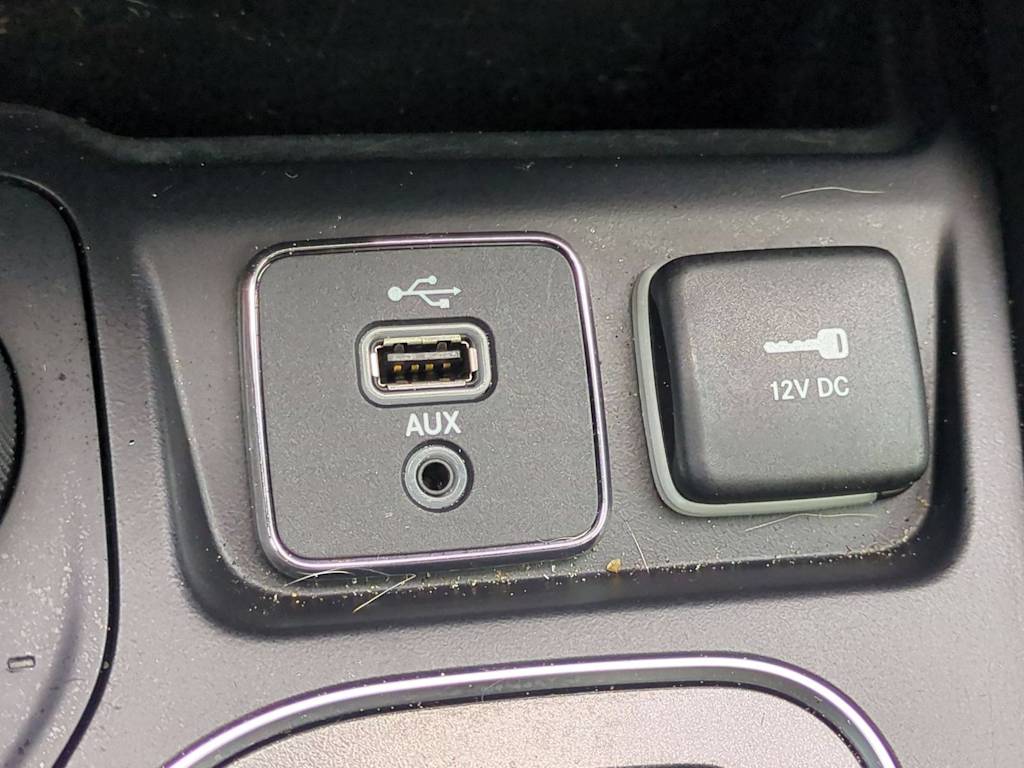 Thumbnail: 2019 Jeep Cherokee - 35