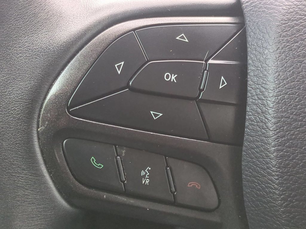 Thumbnail: 2019 Jeep Cherokee - 30