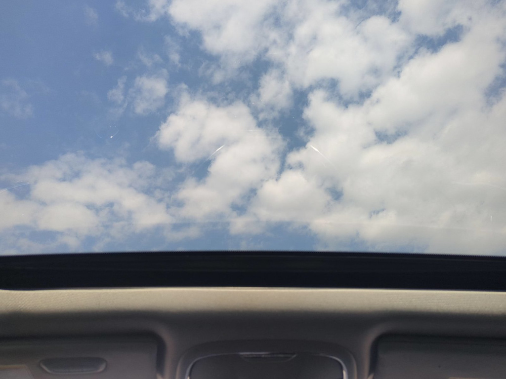 Thumbnail: 2019 Jeep Cherokee - 29
