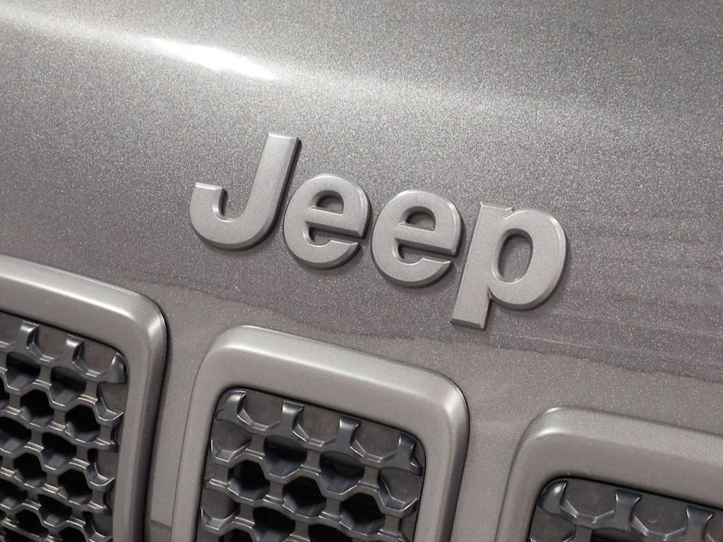 Thumbnail: 2020 Jeep Cherokee - 7