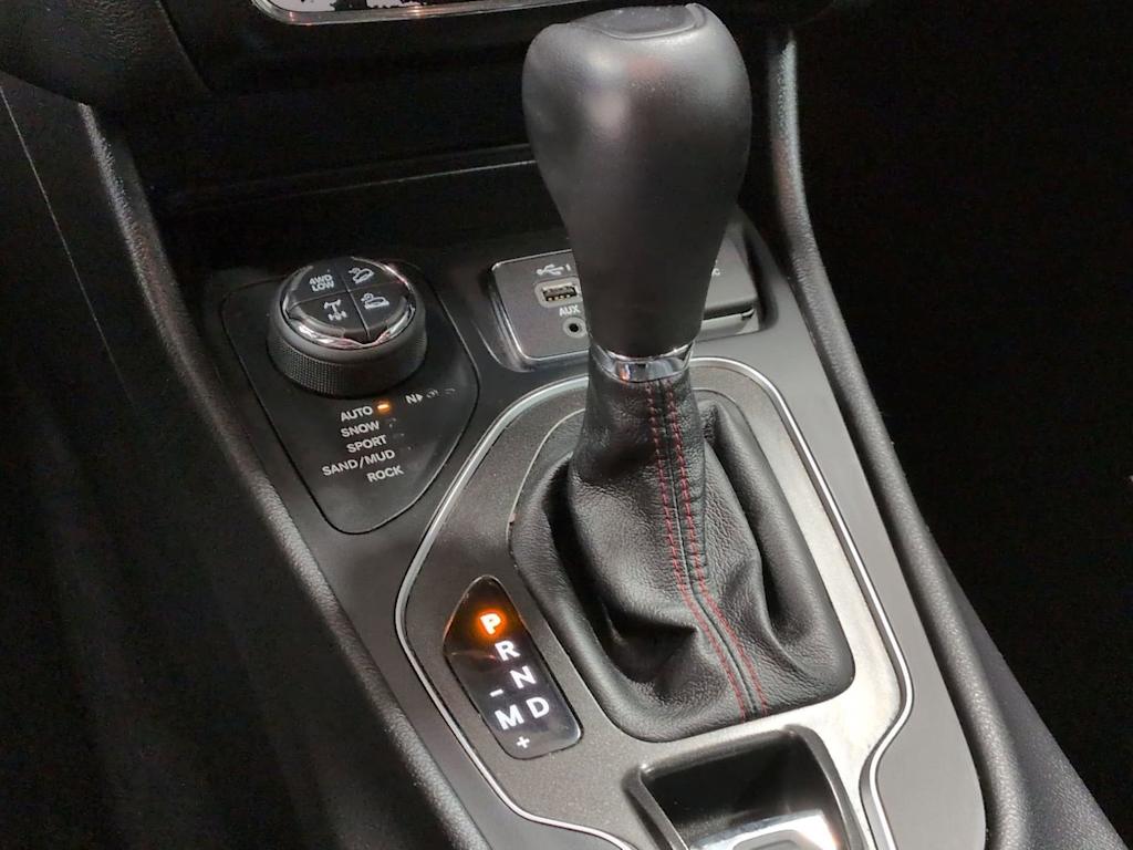 Thumbnail: 2020 Jeep Cherokee - 16