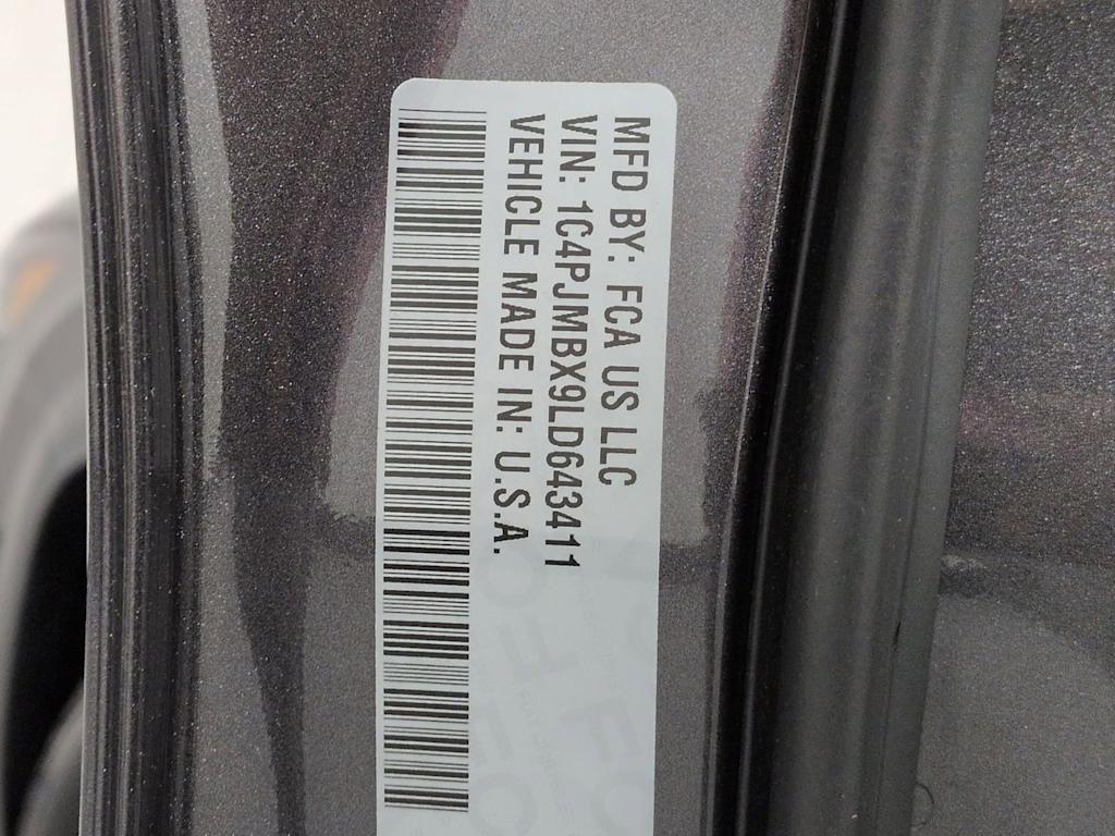 Thumbnail: 2020 Jeep Cherokee - 20