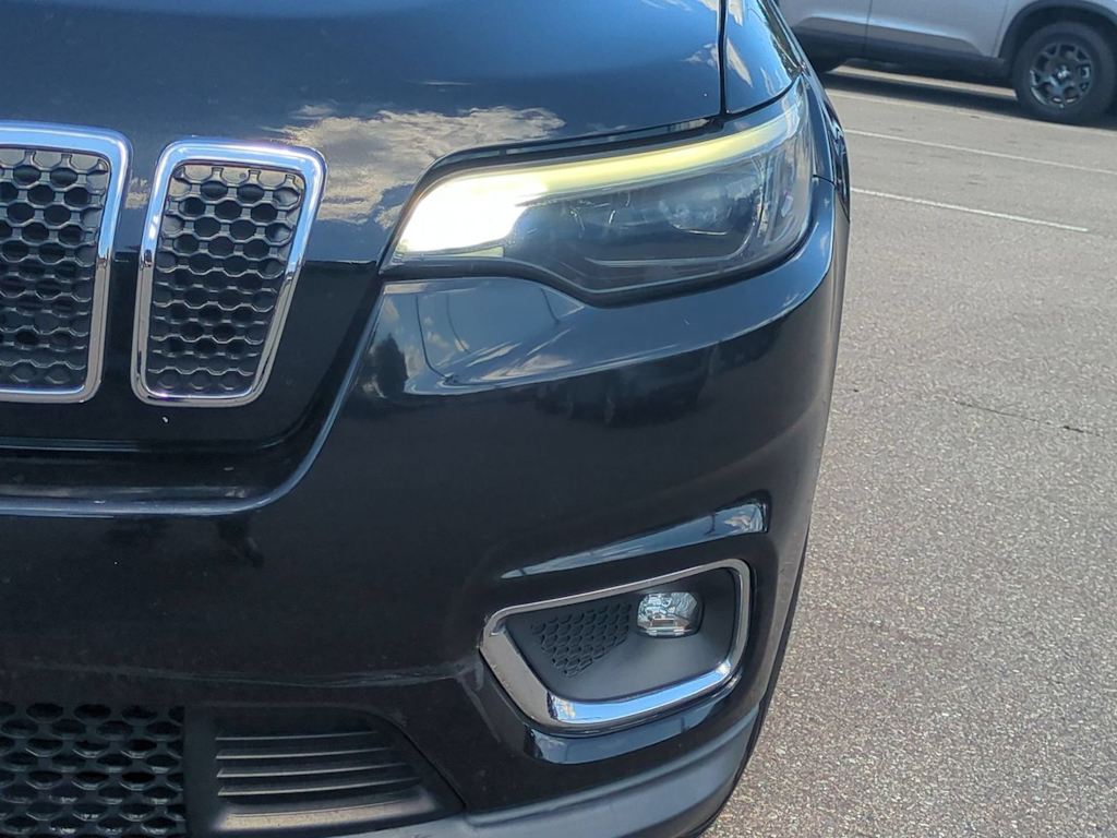Thumbnail: 2019 Jeep Cherokee - 24