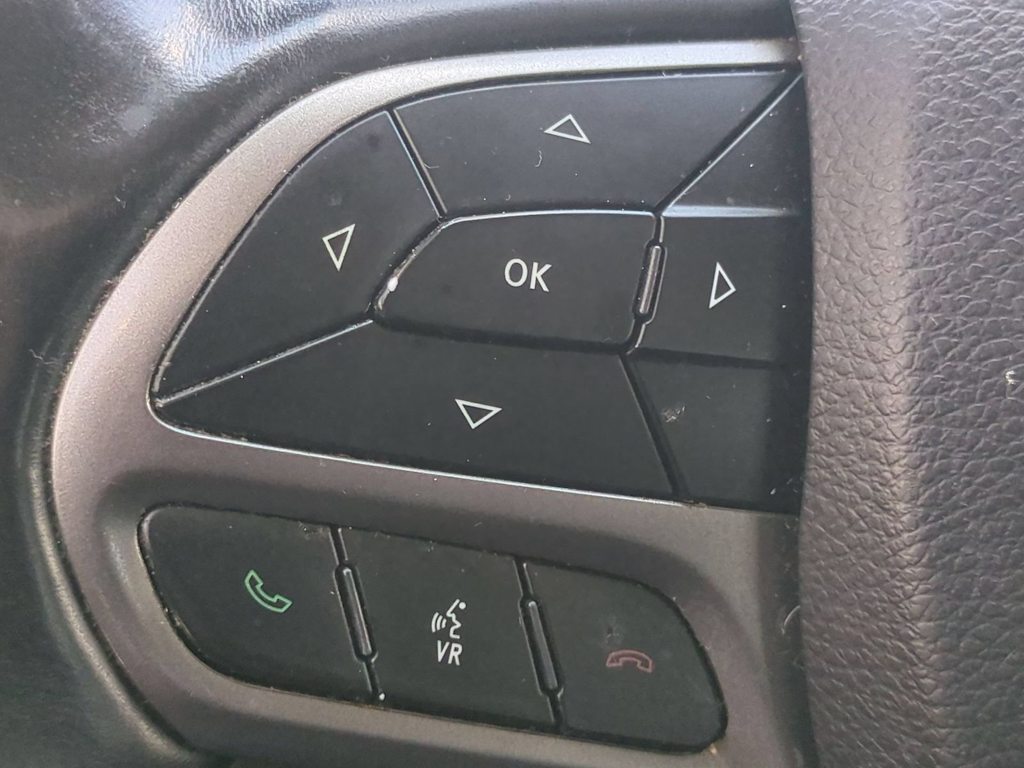 Thumbnail: 2019 Jeep Cherokee - 29