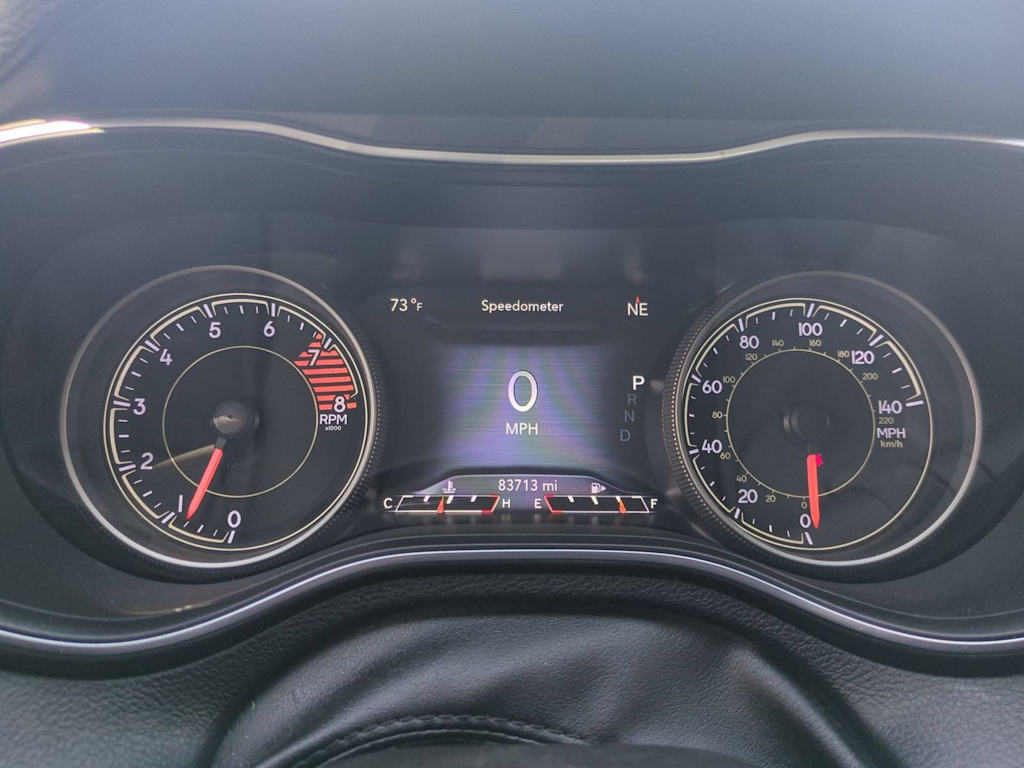 Thumbnail: 2019 Jeep Cherokee - 15