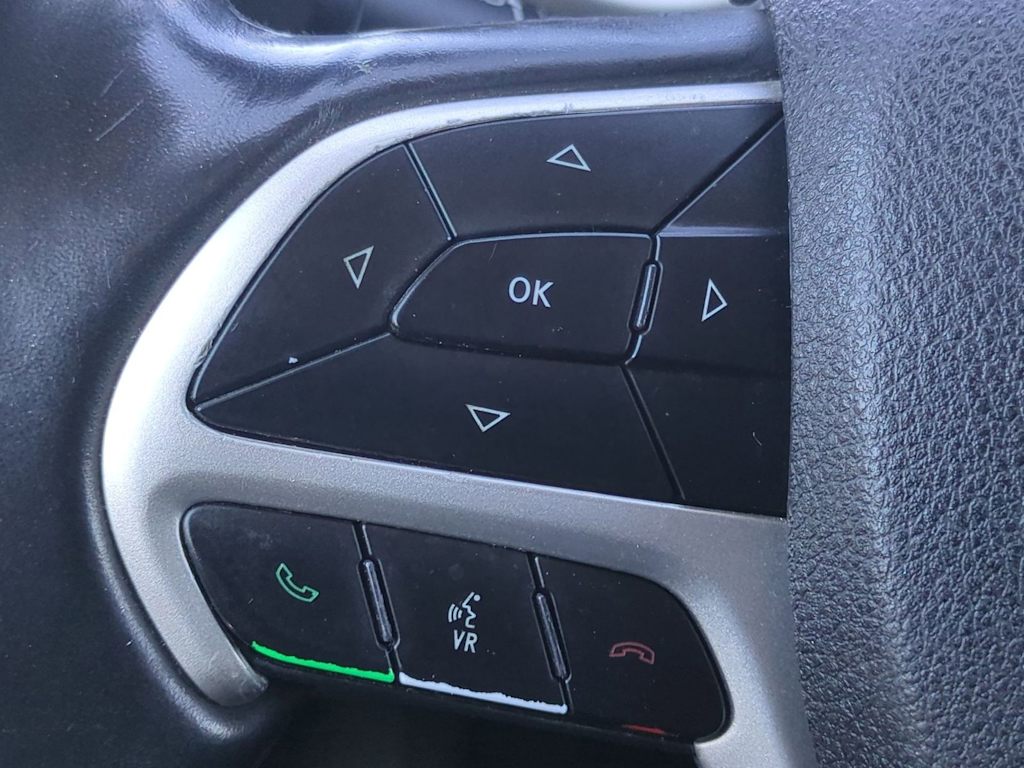 Thumbnail: 2018 Jeep Cherokee - 29