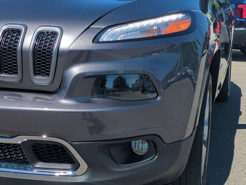 Thumbnail: 2018 Jeep Cherokee - 24