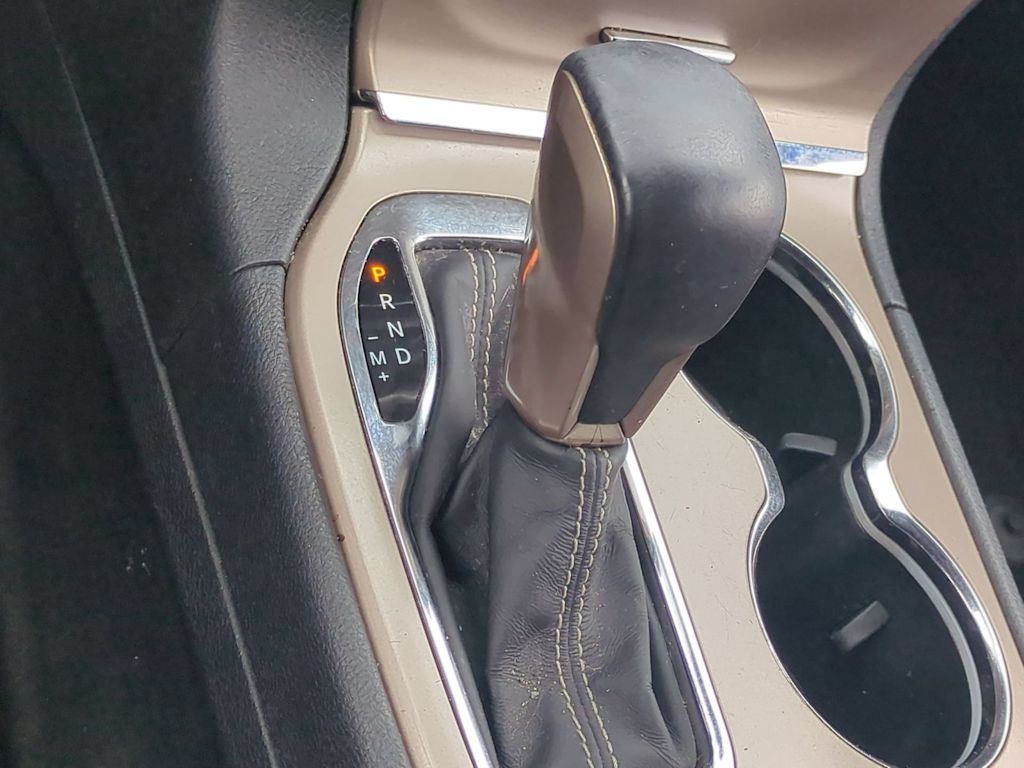 Thumbnail: 2016 Jeep Grand Cherokee - 15