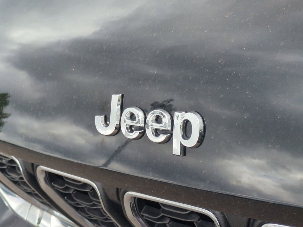 Thumbnail: 2023 Jeep Grand Cherokee - 7