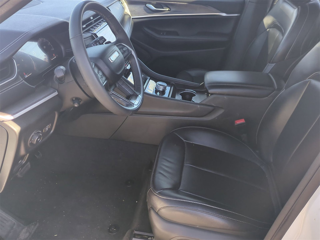 Thumbnail: 2024 Jeep Grand Cherokee L - 11