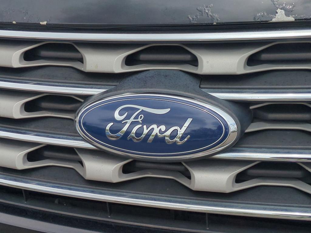 Thumbnail: 2016 Ford Explorer - 7