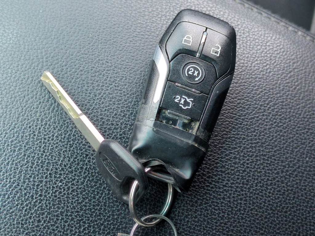 Thumbnail: 2016 Ford Explorer - 18