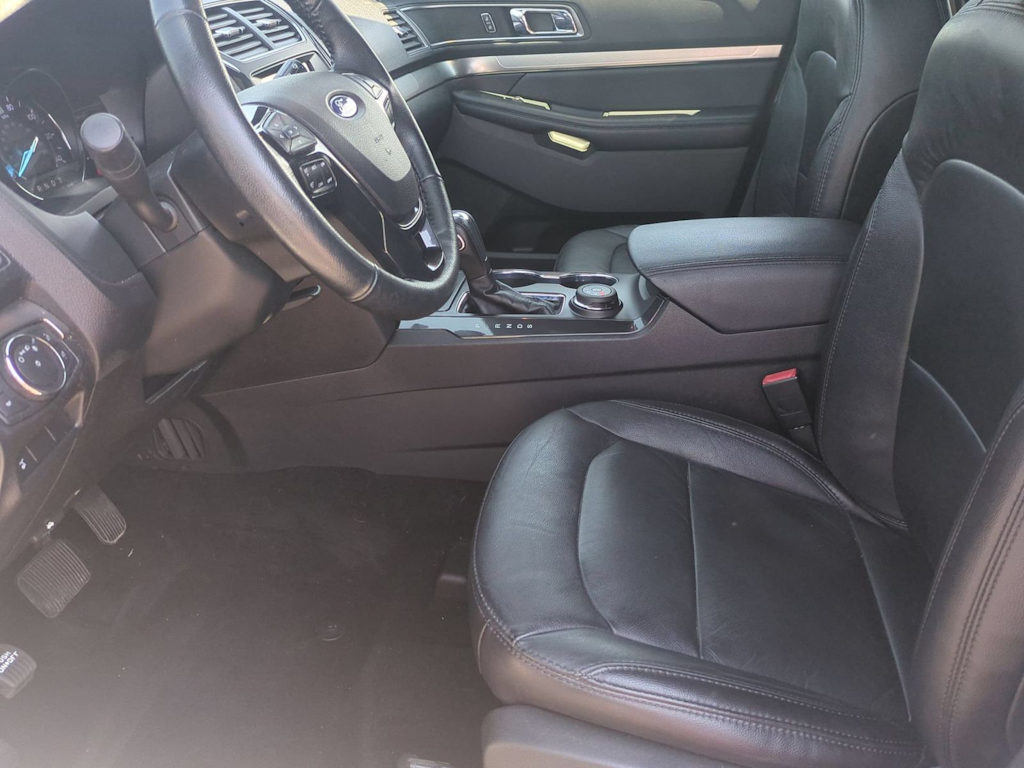 Thumbnail: 2018 Ford Explorer - 10