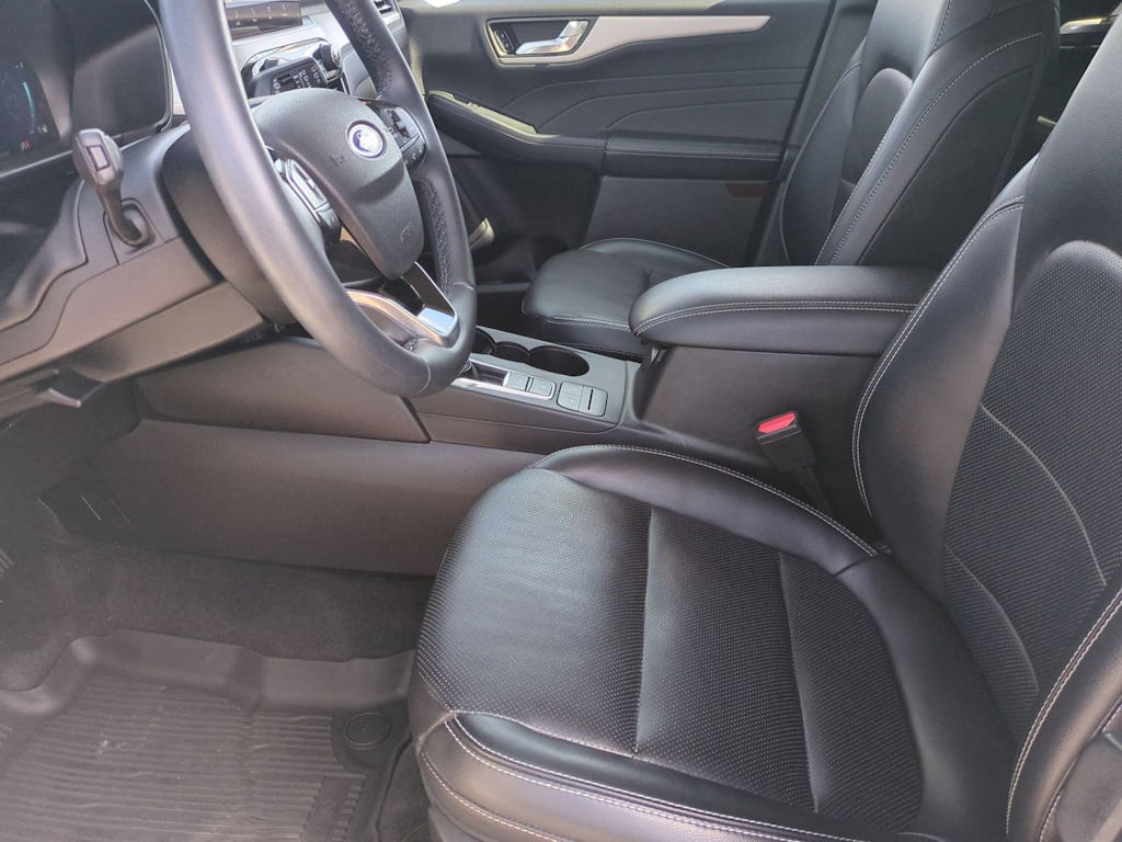 Thumbnail: 2021 Ford Escape - 10
