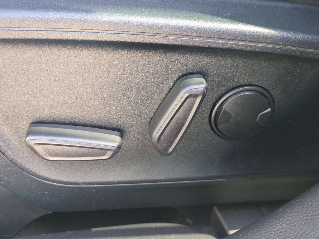 Thumbnail: 2021 Ford Escape - 25
