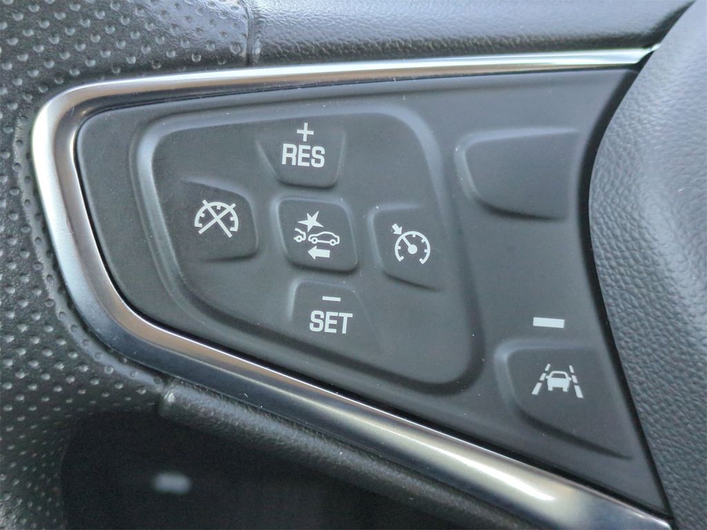 Thumbnail: 2024 Chevrolet Malibu - 31